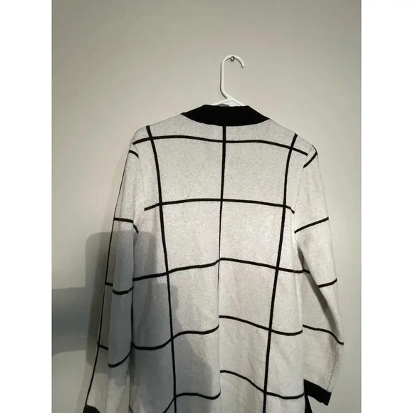 Sweewëe Paris Off-White and Black Grid Print Longlined Knit Cardigan - Picture 6 of 9
